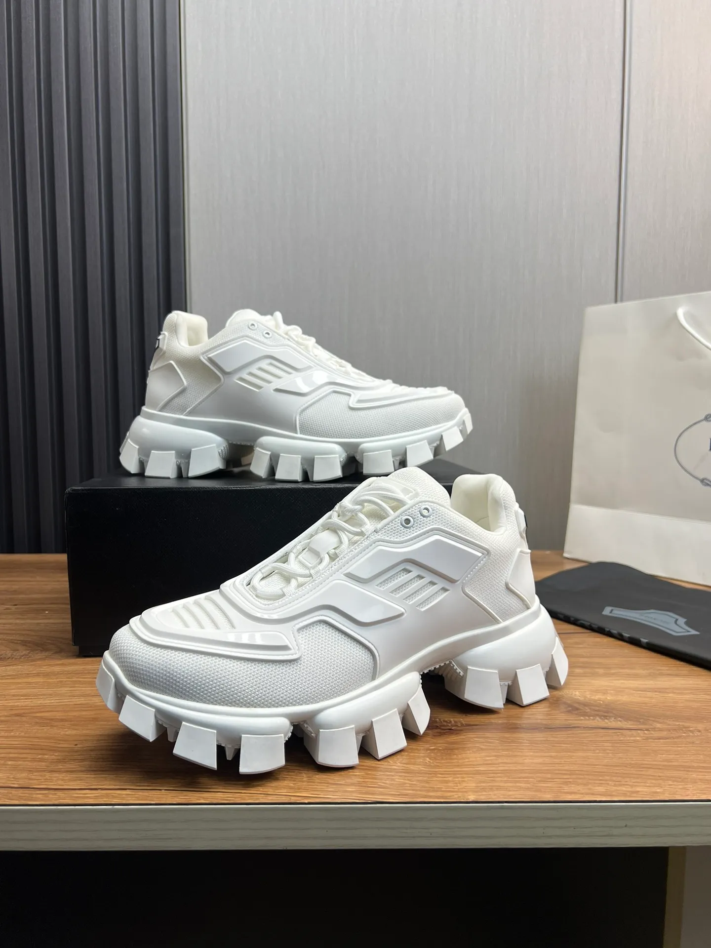 Men's shoes 💰620💰 [PRADA] Popular thick-soled shoes for couples 👩‍❤️‍👨 Available all year round ✔️Official website synchronization Original fly-knit film fabric + cowhide lining, 1⃣️ to 1⃣️ replica, original sole, 36-45 (45 made to order, non-refundable)